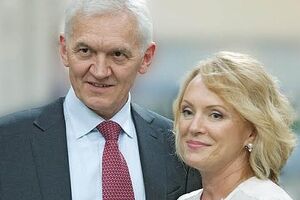 Геннадий и Елена Тимченко теперь не могут путешествовать по миру, поэтому зовут друзей в гости к себе