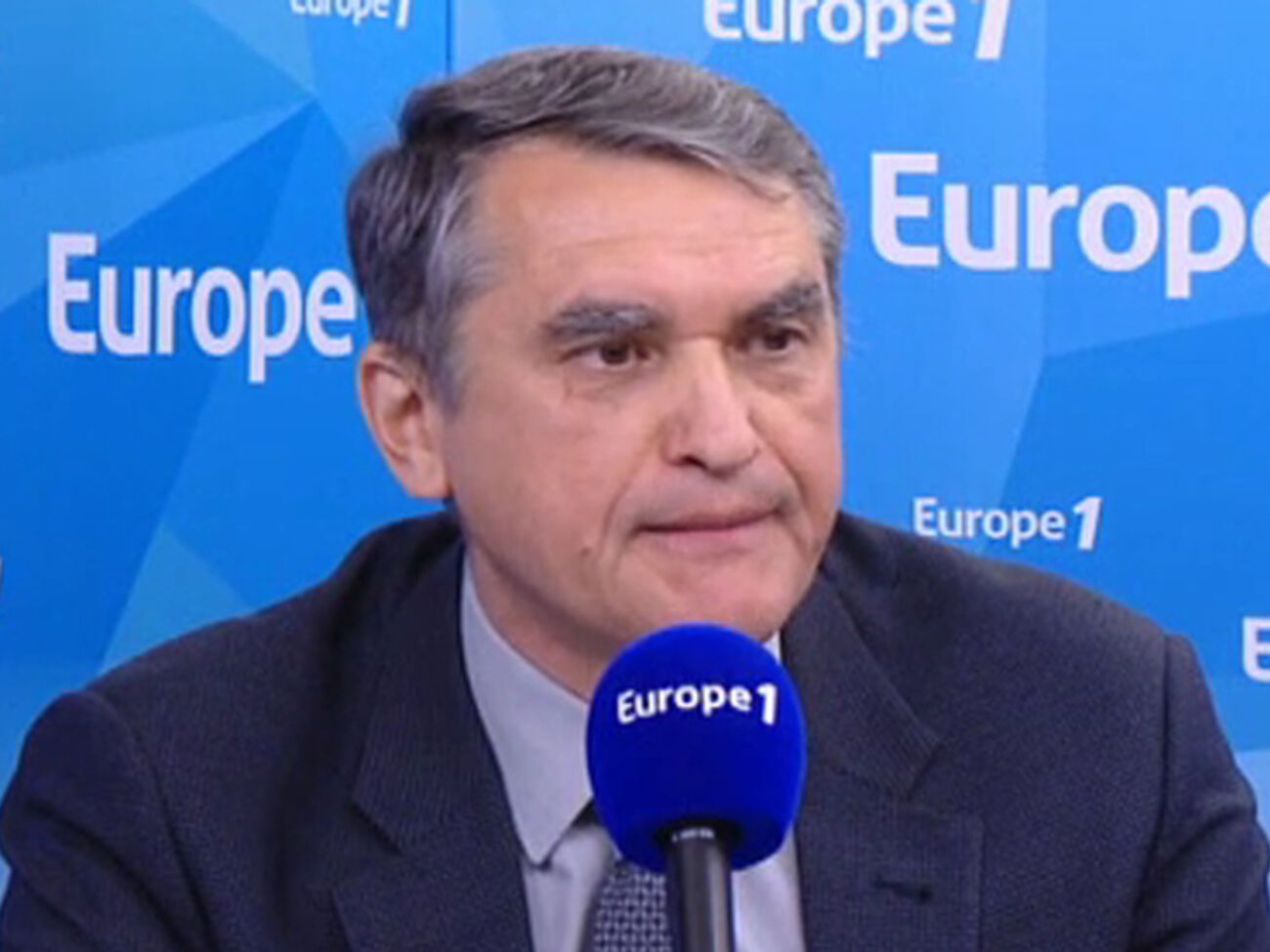 Шамшур:&nbsp;Я убежден, что "Ларус", ценя свою честь и репутацию издателя, исправит эту вопиющую ошибку