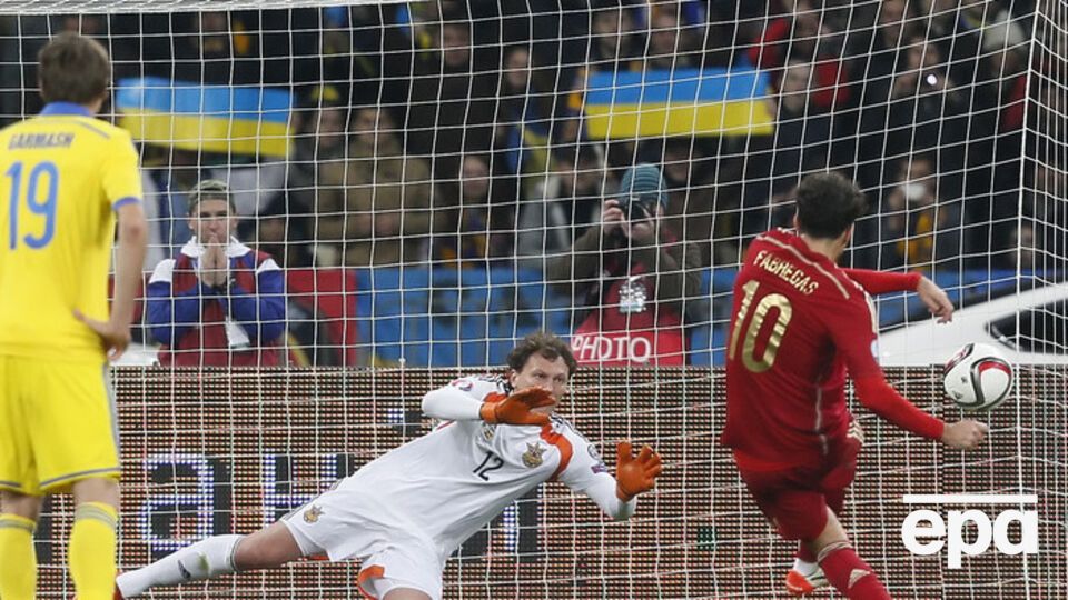 Андрей Пятов отбил пенальти, но украинцы все же проиграли Испании