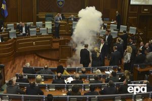 Альбин Курти, распыливший газ в парламенте Косово, протестовал против нормализации отношений с Сербией