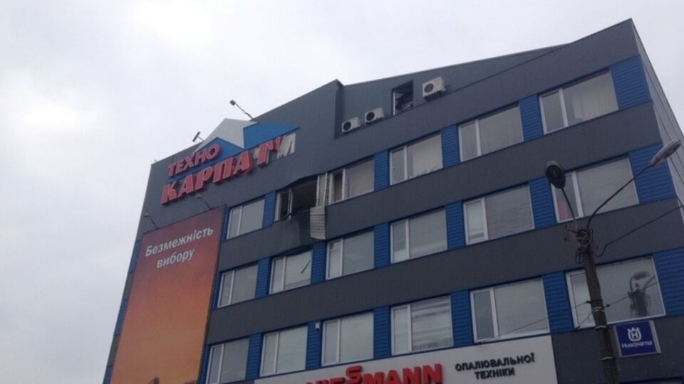 Милиция открыла дело по факту обстрела торгового центра в Мукачево