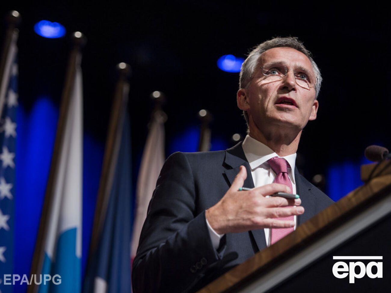 Столтенберг призвал наказать виновных в крушении MH17