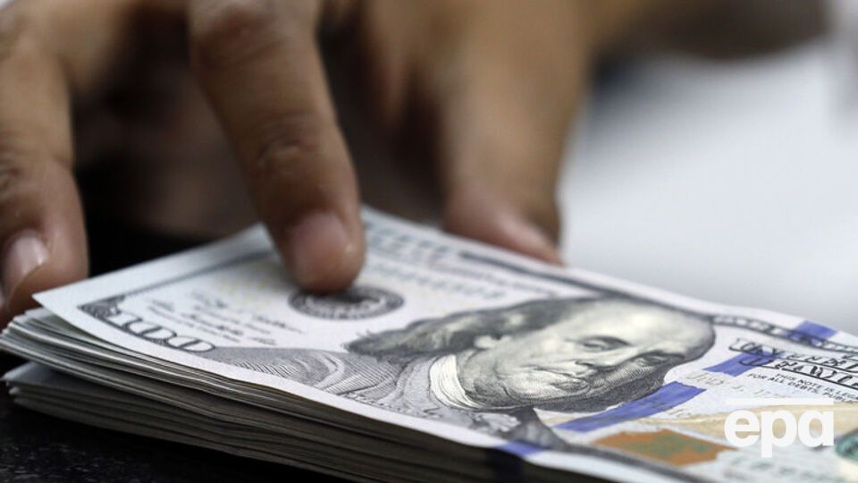 В течение сентября 2015 года объем валютных депозитов вырос на 1,4%