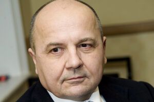 Виктор Суворов: Украинский народ должен раз и навсегда вынести из этого один урок: никому из западных или восточных партнеров больше никогда нельзя верить