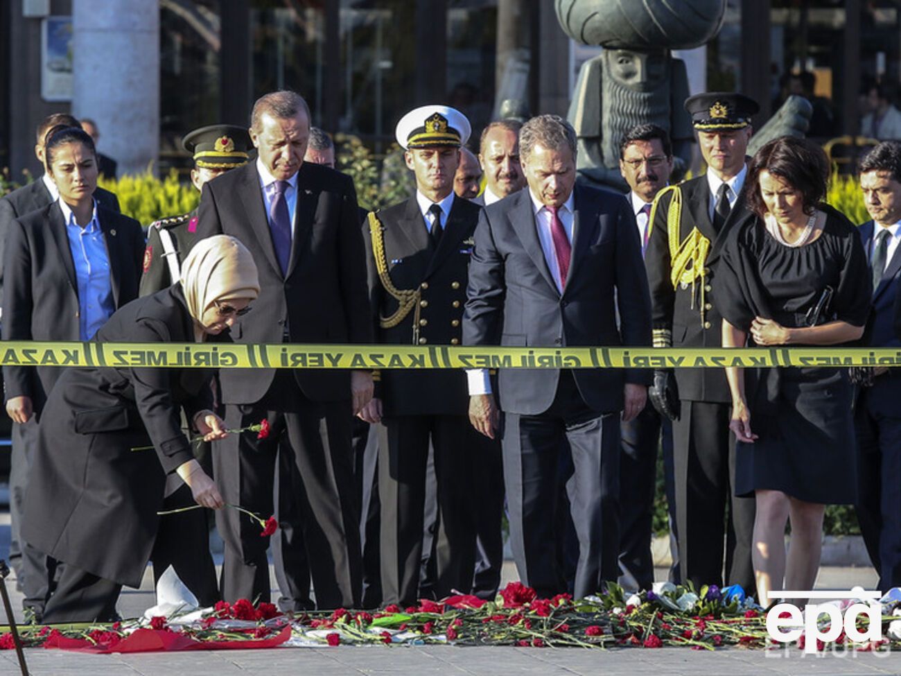 Жертвами терактов стали 97 человек