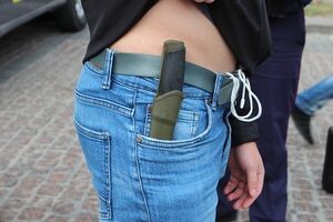 На выявление опасных предметов и подозрительных лиц были направлены усилия милиции и организаторов акции