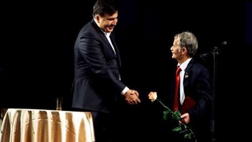 Мустафе Джемилеву вручили орден "Народный герой Украины"