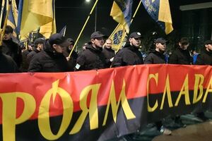 В Харькове около 5 тыс. человек прошли маршем по центру города