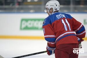 Соперников Путина попросили не падать перед ним