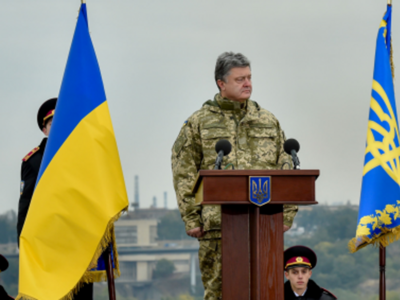 Порошенко: Украину хотели стереть с лица земли, разделить на Малороссию и Великороссию, но мы выстояли