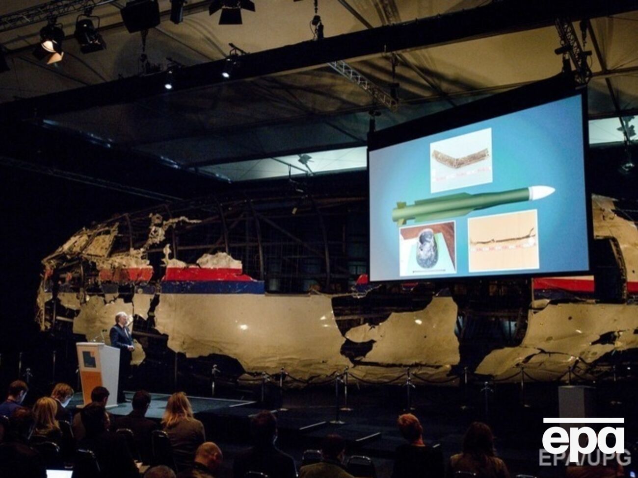 Рабинович: Эта трагедия является террористическим актом и преступлением против человечности, не имеющими сроков давности. Поэтому виновные будут точно названы, найдены и привлечены к ответственности