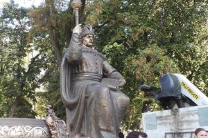 В Полтаве презентовали памятник Мазепе. Фоторепортаж