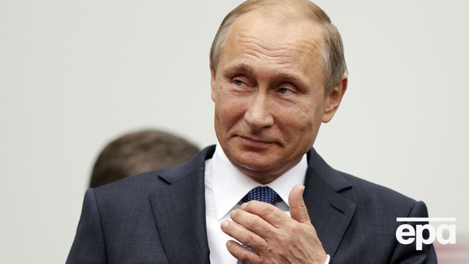 Путин настоял, чтобы против его команды профессионалов играли любители