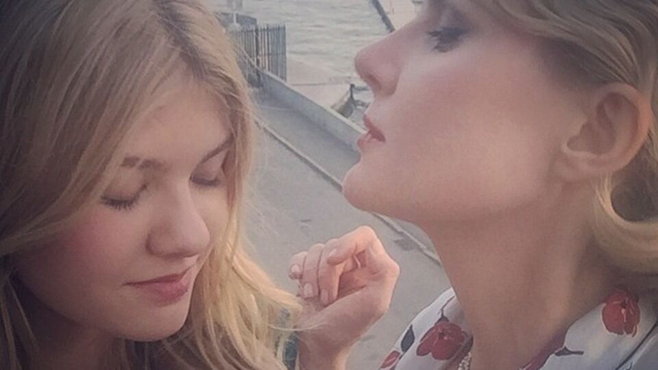 Литвинова не назвала дату премьеры, но показала бэкстейдж съемки с участием своей дочери Ульяны