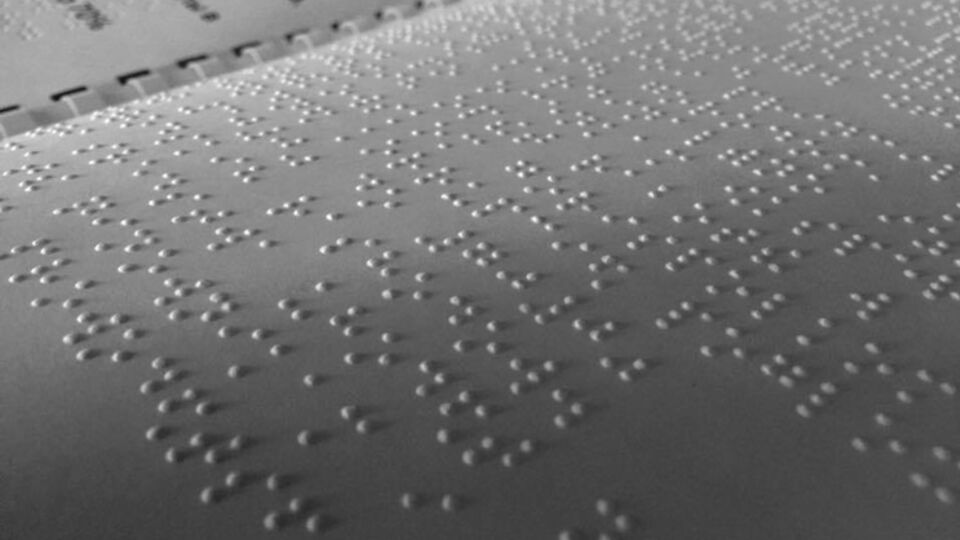 В Украине нет официальной статистики по количеству незрячих. По неофициальными данным, их от 50 до 70 тысяч человек