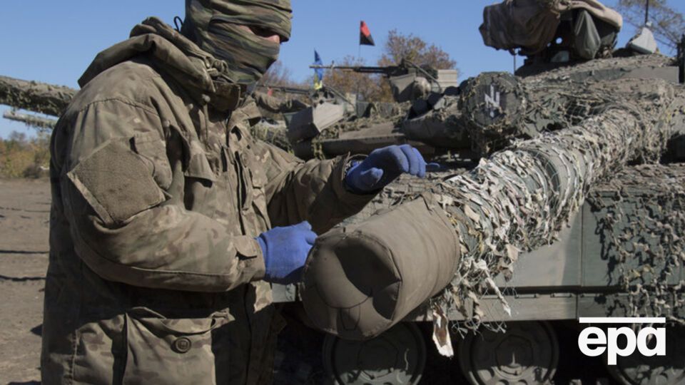 Украинские военные продолжают отвод вооружений