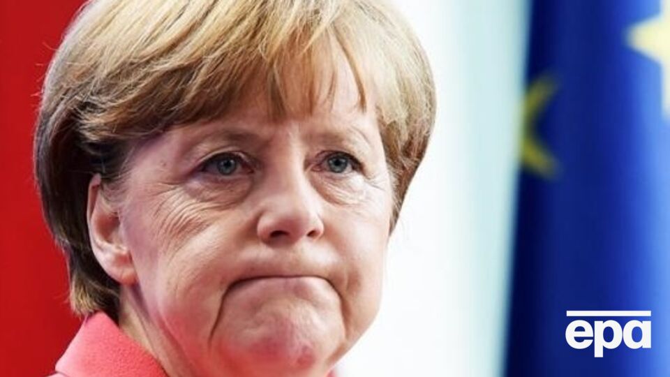 В Европе продолжают настаивать на выводе войск и незаконных наемников с Донбасса и возвращении Киеву контроля над российско-украинской границей, подчеркивает Меркель