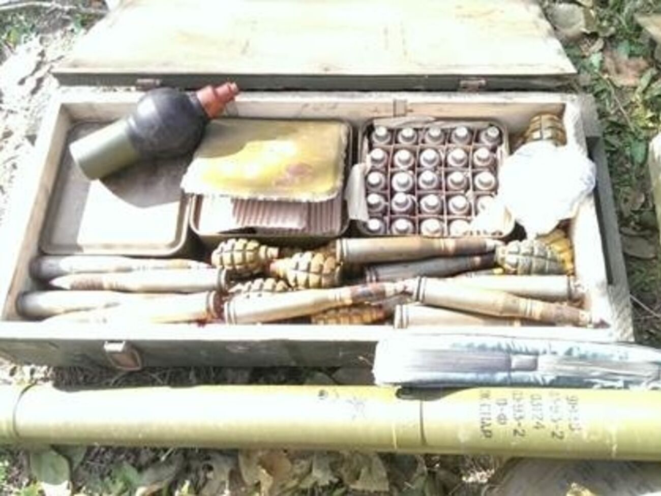 В одном из тайников хранился ПЗРК "Игла" с комплектующими к нему