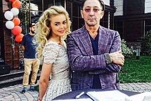 Гросу пытается заверить, что она всего лишь заложница политической ситуации