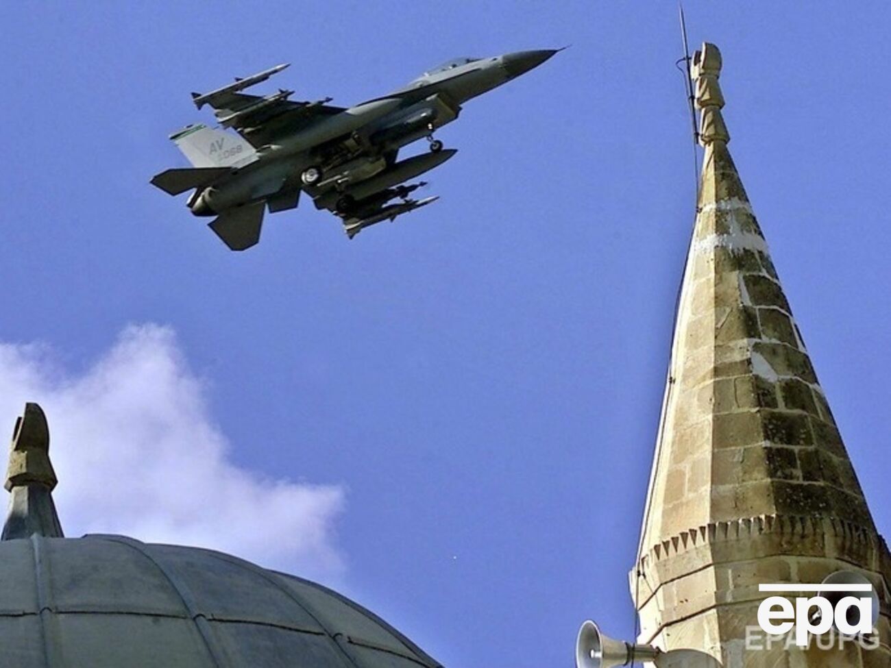 Истребитель F16 уничтожил беспилотник, залетевший на 3 км вглубь Турции