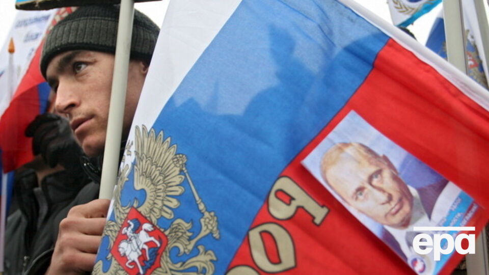 Население РФ не выросло, а количество желающих уехать в США увеличилось в два раза