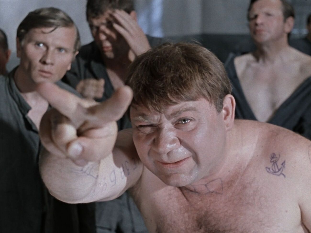 Помогите! Хулиганы зрения лишают!