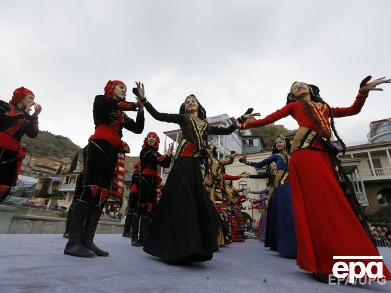 В столице Грузии отмечают традиционный народный праздник "Тбилисоба"