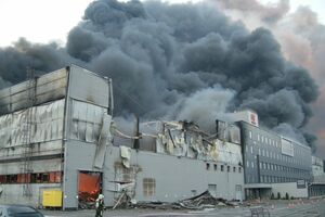 По состоянию на 18.18 пожар удалось локализовать, его ранг понижен до №3