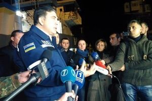 На месте аварии Саакашвили провел совещание со спасательным штабом