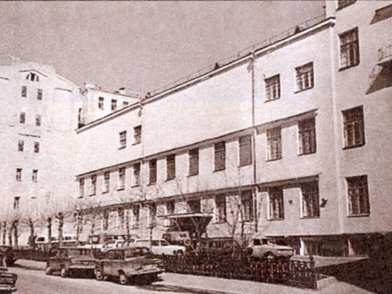 В этом здании в Лиховом переулке в Москве в советские годы располагалась Центральная студия документальных фильмов