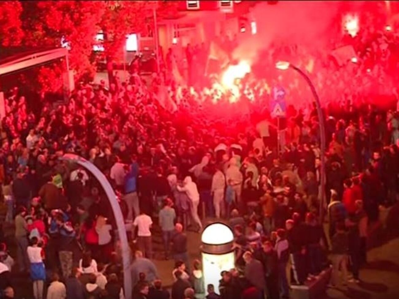 Массовые беспорядки в Черногории: протестующие требуют отставки правительства