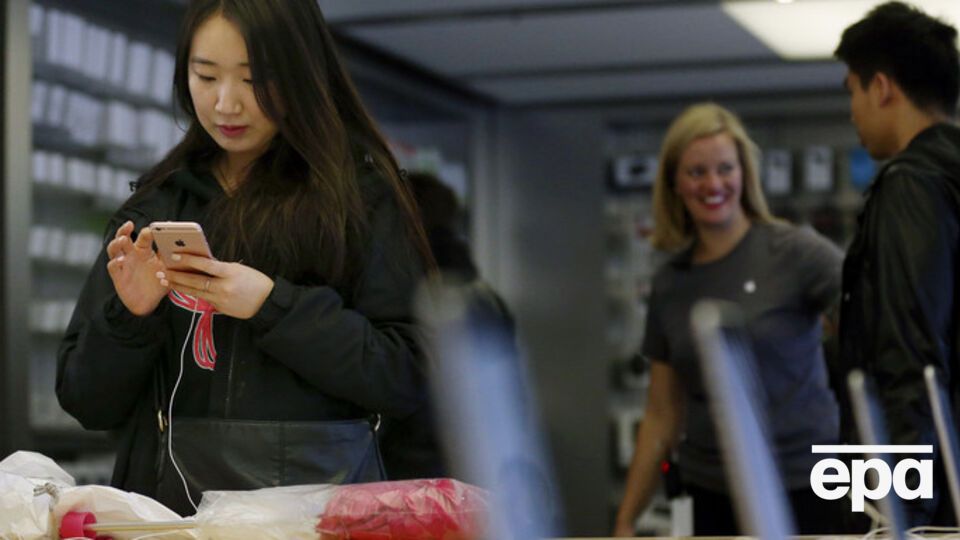 Хакеры научились взламывать iPhone через голосового помощника