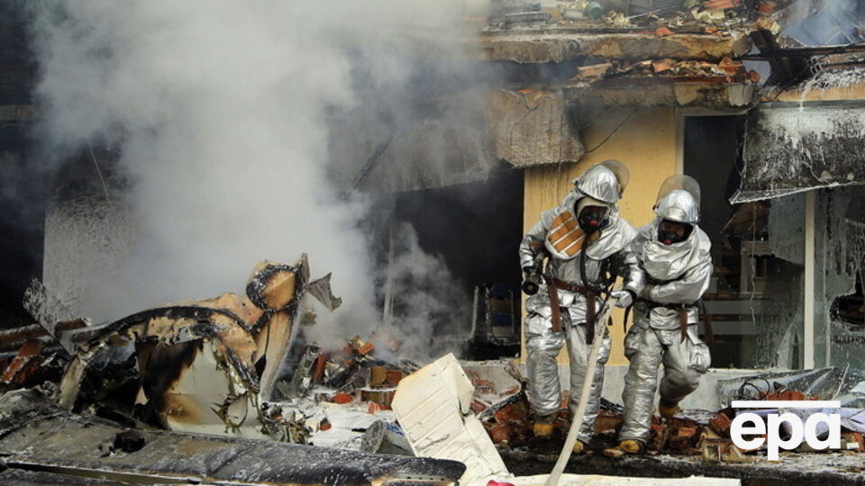 Последствия падения самолета в Боготе