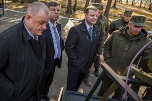 Делегатам МВД Литвы продемонстрировали современные образцы военной техники из арсенала Нацгвардии. Фоторепортаж