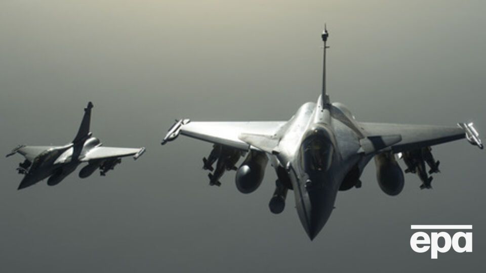 В минобороны РФ утверждают, что российская авиация нанесла точные авиационные удары по 12 объектам ИГИЛ в Сирии