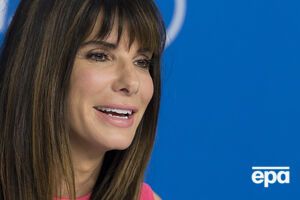 Буллок уже пять лет воспитывает приемного сына Луиса