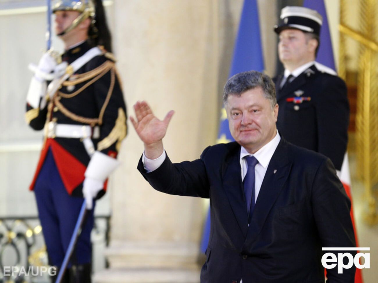 Порошенко считает необходимым реализовать Минские соглашения до конца года