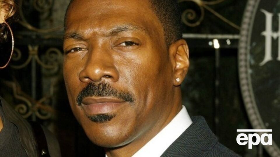 До Мерфи премию получали такие мировые знаменитости, как Вупи Голдберг, Стив Мартин, Тина Фей