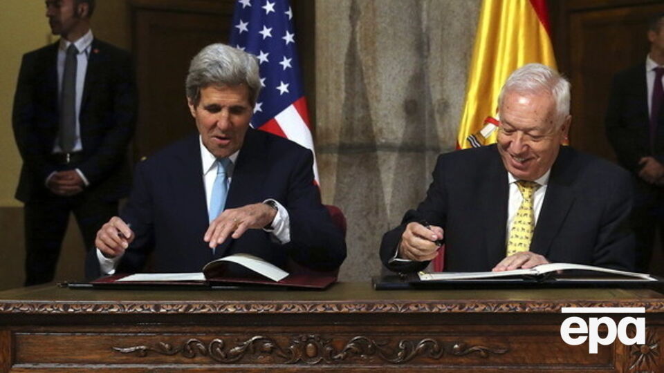 Джон Керри и Хосе Мануэль Гарсия-Маргальо во время встречи в Мадриде