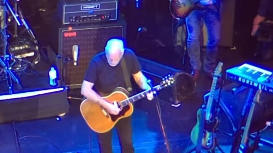 Лидер Pink Floyd посвятил песню Украине