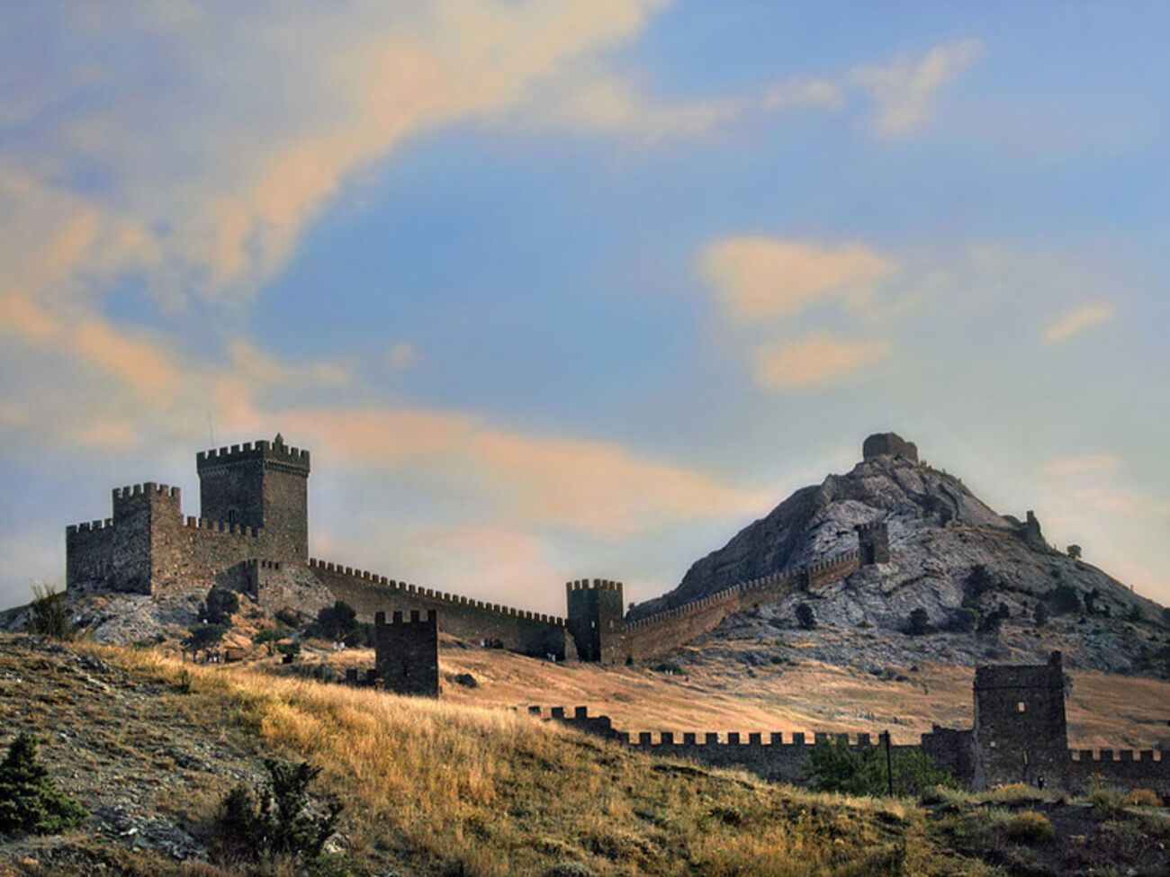 Крепость в городе Судак, построенная генуэзцами в конце VII века