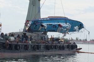 По мнению Саакашвили, службы, которые должны заниматься контролем судов, скорее всего, "берут деньги и закрывают глаза на нарушения"