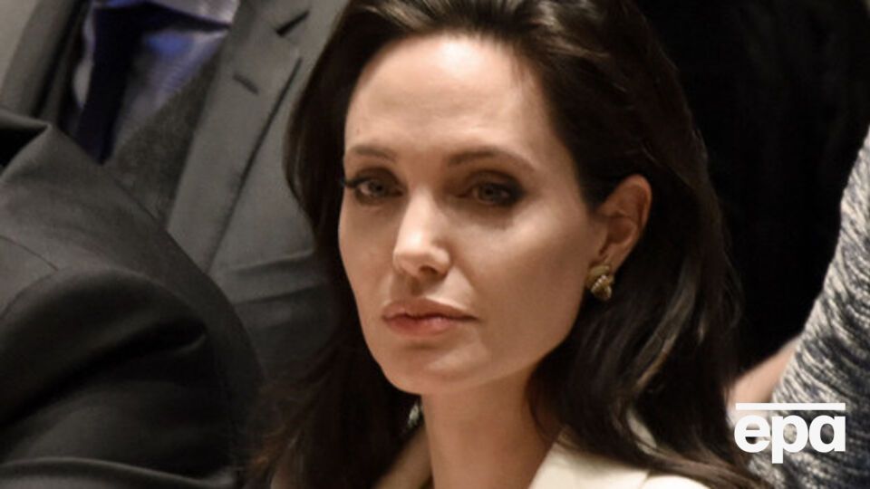 Джоли: У нас с Питтом есть проблемы