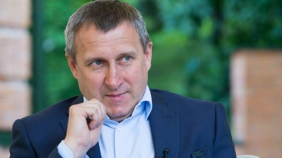 <span id="result_box" lang="ru"><span title="Згідно з нашою статистикою, торік він становив більше 6 мільярдів доларів, а за шість місяців цього року - понад 2 млрд. Утім, в українсько-польській торговельно-економічній співпраці з'явився новий напрям: вих