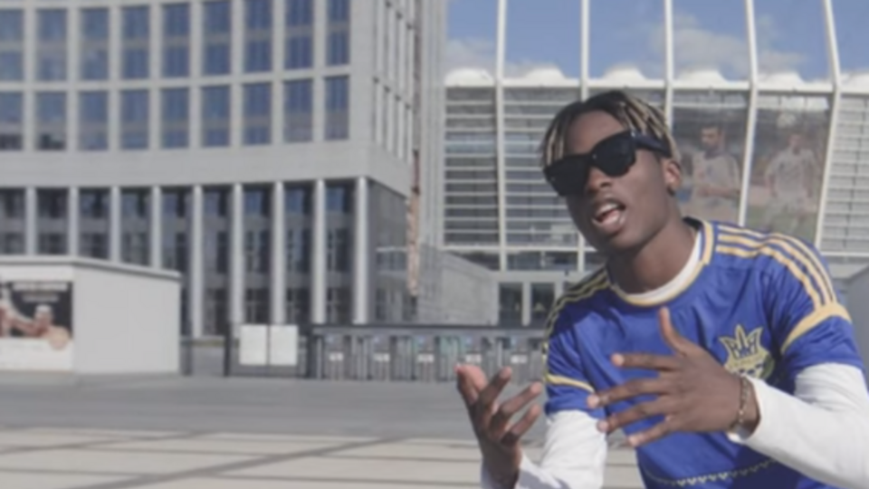 Фрагмент видеоклипа, снятый у НСК "Олимпийский" в Киеве