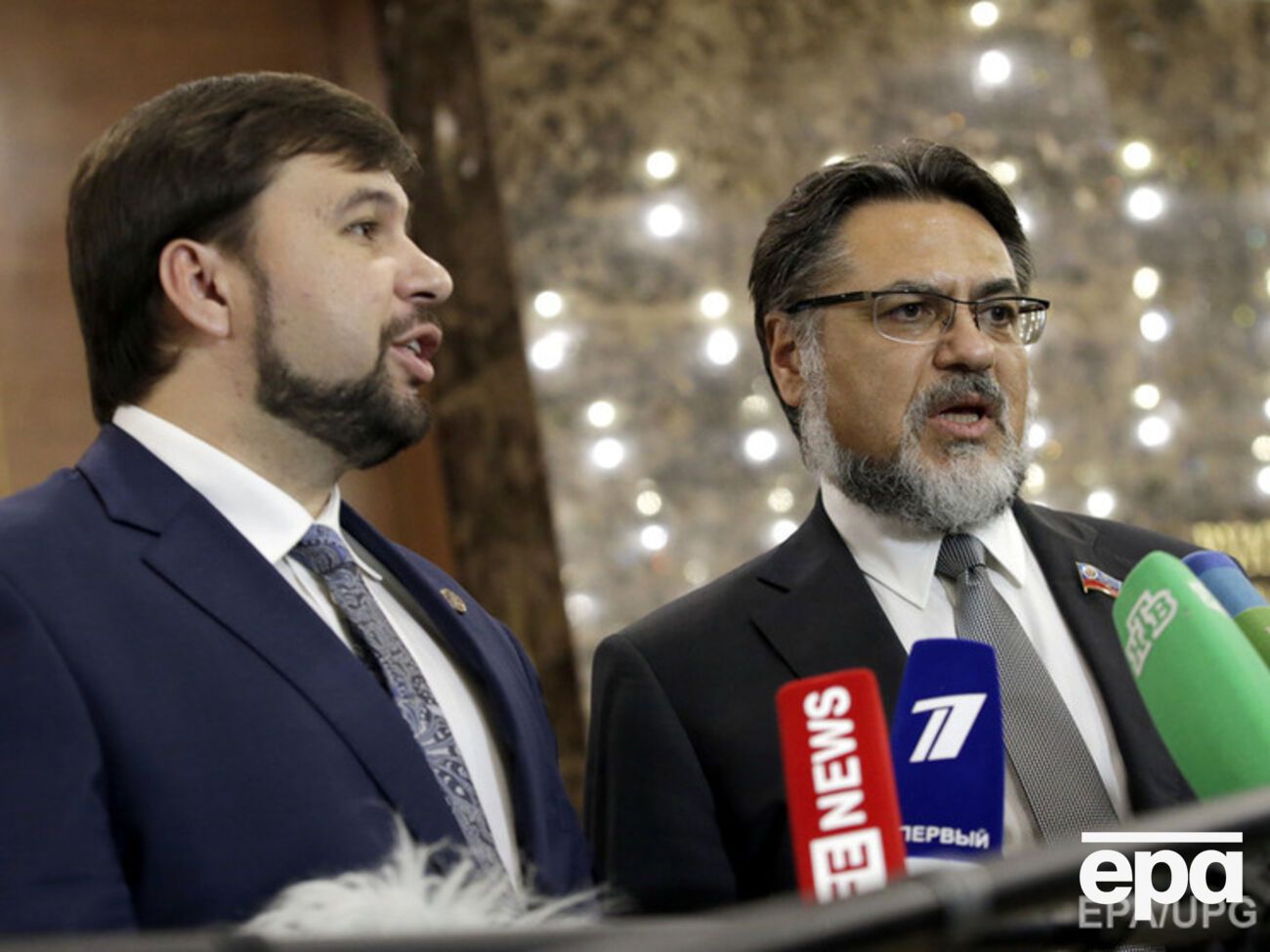 В Минске с участием боевиков начала работу контактная группа. На фото – Денис Пушилин и Владислав Дейнего