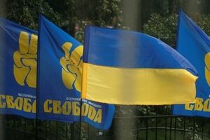 Кандидата в депутаты Ровенского облсовета облили неустановленным химическим веществом