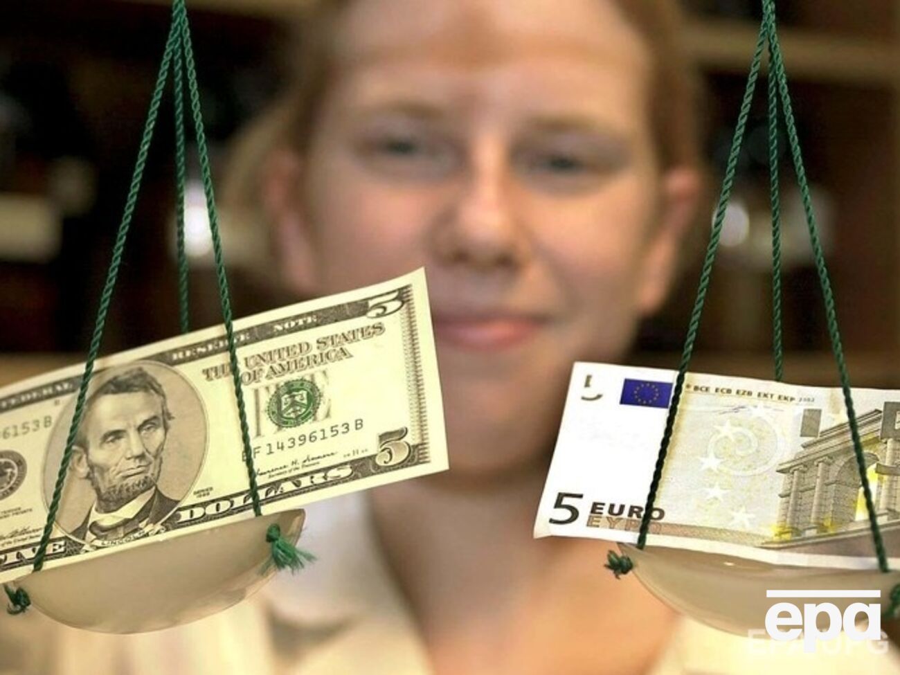 НБУ установил курс гривны на 21 октября