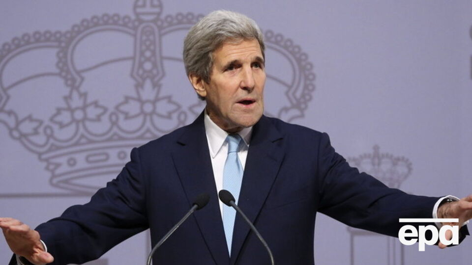 Керри начал турне