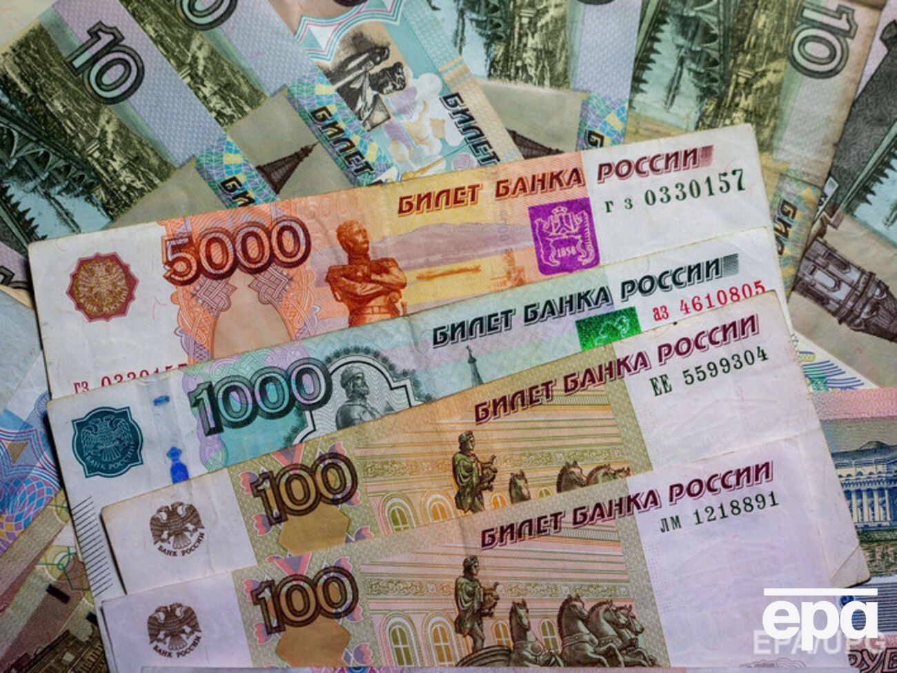 Российские эксперты предлагают в качестве одной из мер стимулирования экономики напечатать не менее 7,5 трлн руб. в течение пяти лет